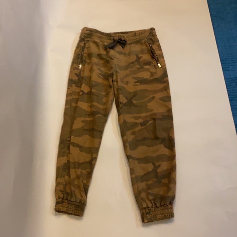 Artitzia TNA cotton camo pant Size 8